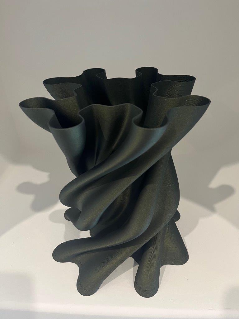 The Daily Rabbit Woods Vase in Black and Gold Galaxy 25 cm