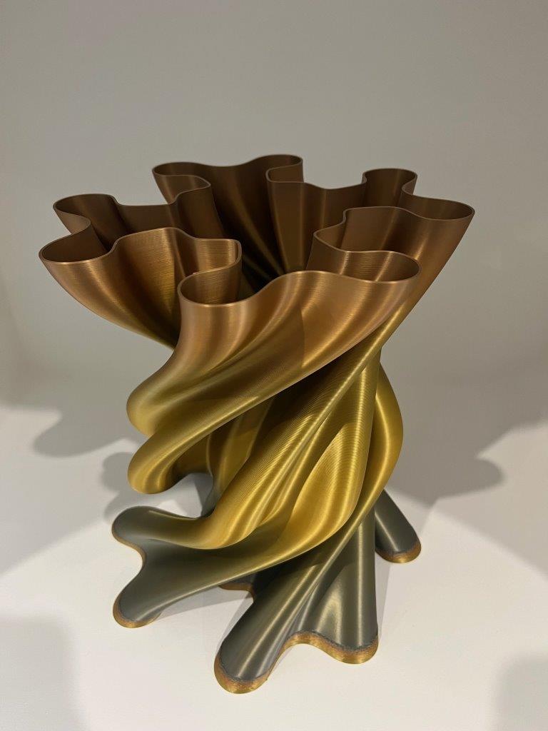 The Daily Rabbit Woods Vase in Liquid Amber 25 cm