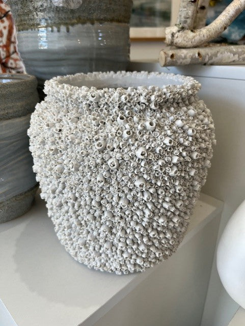 Reina Resin Pot White