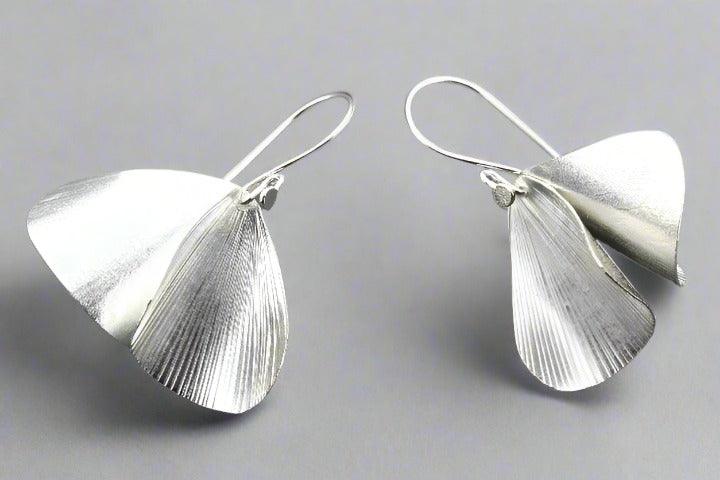 Zebrina 2 drop curved earring - silver